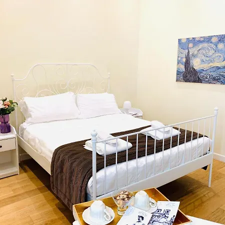 Via Del Corso 4* Roma