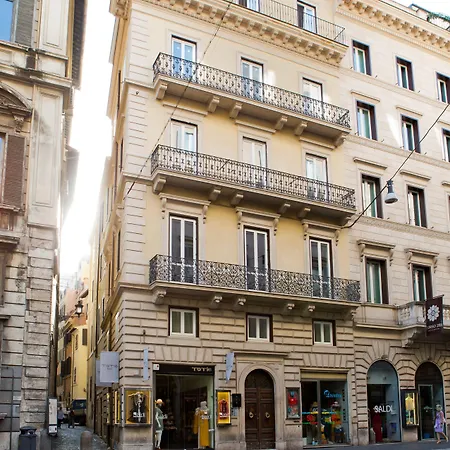 Via Del Corso Oda ve Kahvaltı 4*