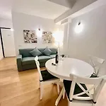 فيا ديل كورسو هوم فندق مبيت وإفطار روما