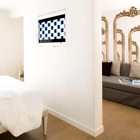 Via Del Corso 4* Řím