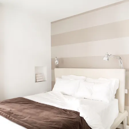 Bed & Breakfast Via Del Corso 4*