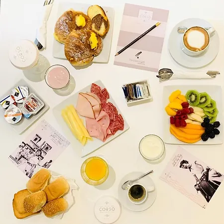 Alojamento de Acomodação e Pequeno-almoço Via Del Corso 3*